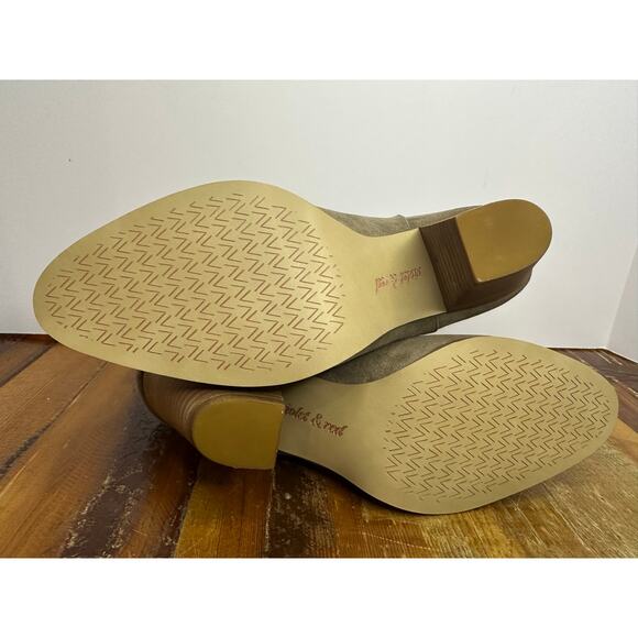 Violet and Red Women's Jackson Laser Cut Faux Suede Ankle Boots Green Sz 9 NWOB - Picture 7 of 9